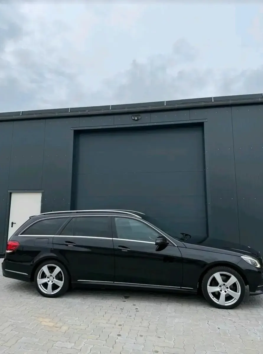 Gebraucht Mercedes E300 231 PS (169 kW) 2013 Schwarz Kombi