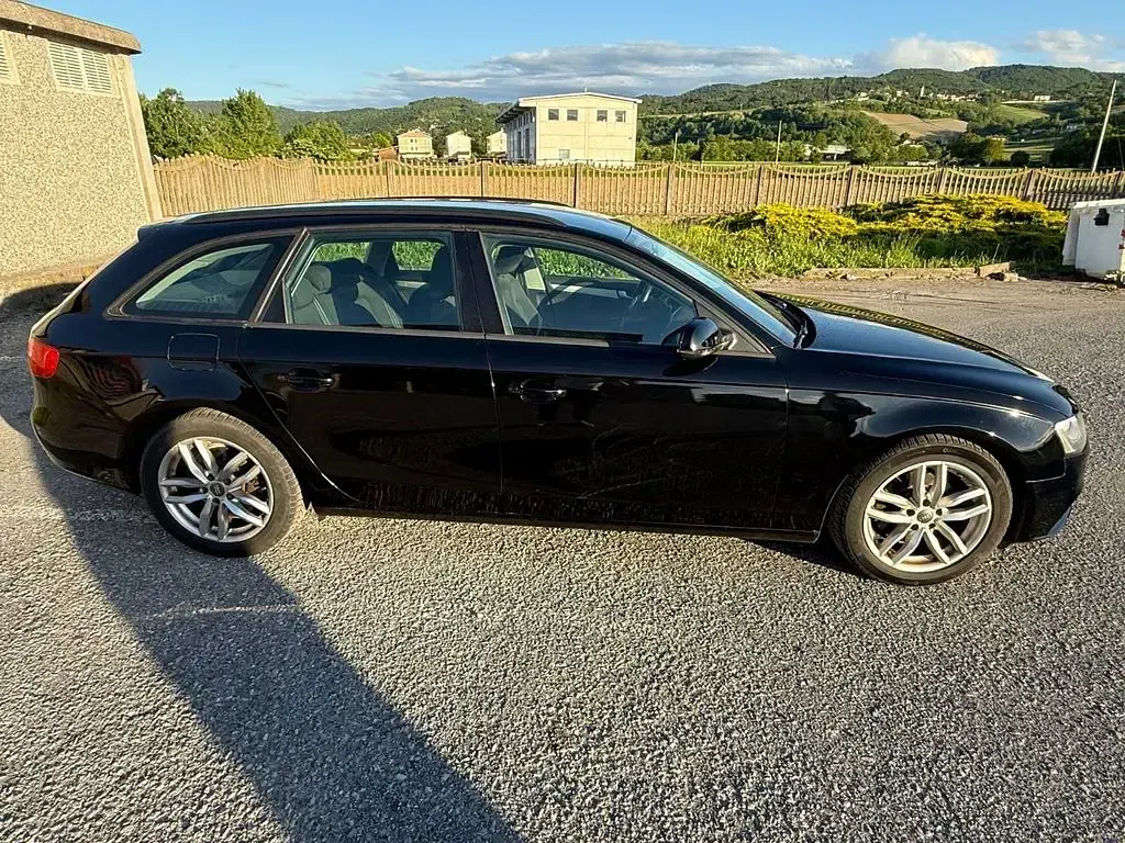 Gebraucht Audi A4 Ambiente 177 PS (130 kW) 2013 Schwarz Limousine