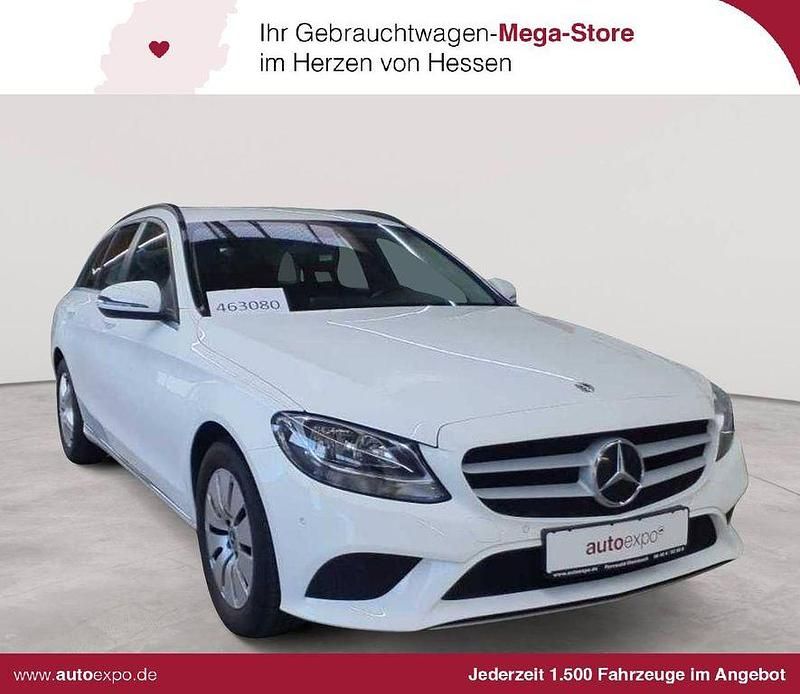 Weiß Gebraucht 2020 Mercedes C200 Limousine | 15.589 € (Fairer Preis) - Bild 1/4