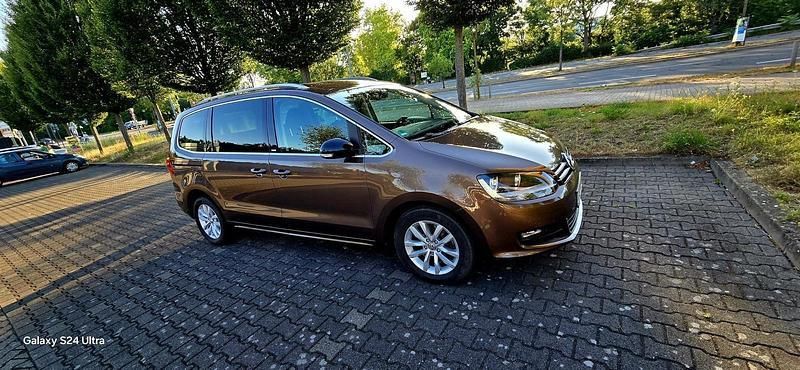 Braun Gebraucht 2012 VW Sharan Van / Kleinbus | 9.500 € (Superpreis) - Bild 1/4