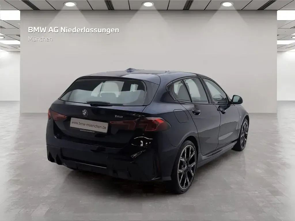 Gebraucht BMW 123 M Sport 204 PS (150 kW) 2025 Blau Kleinwagen