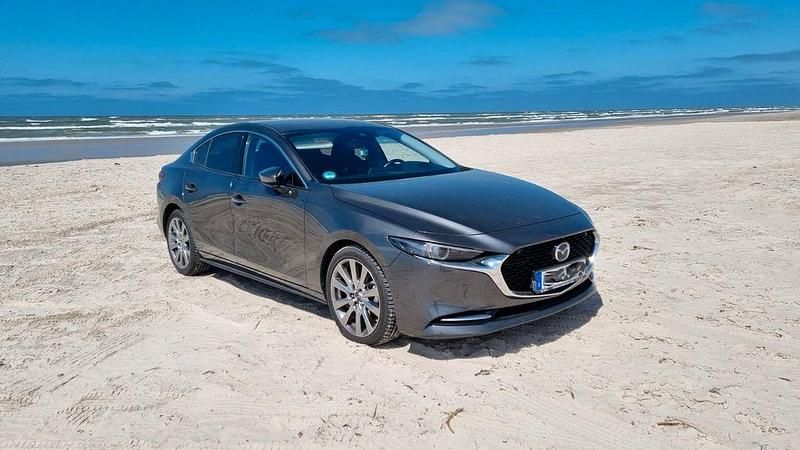 Grau Gebraucht 2022 Mazda 3 Selection Limousine | 22.950 € (Guter Preis) - Bild 1/4