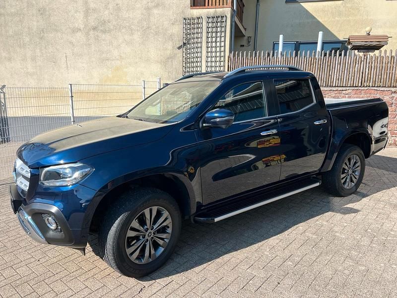 Second-hand Mercedes X250 Edition 190 CP (139 kW) 2019 Albastru Pickup