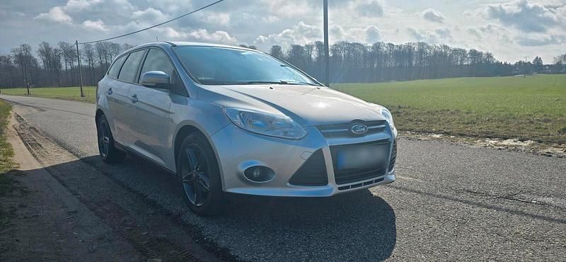 Gebraucht Ford Focus 115 PS (84 kW) 2013 Silber Kombi