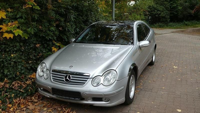 Gebraucht Mercedes C200 163 PS (119 kW) 2002 Silber Coupé