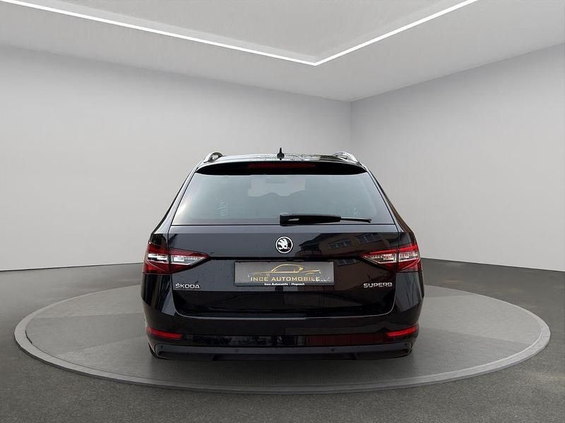 Gebraucht Skoda Superb Style 150 PS (110 kW) 2018 Schwarz Kombi