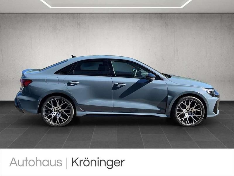 Gebraucht Audi RS3 Comfort 400 PS (294 kW) 2025 Kemoragrau metallic Limousine