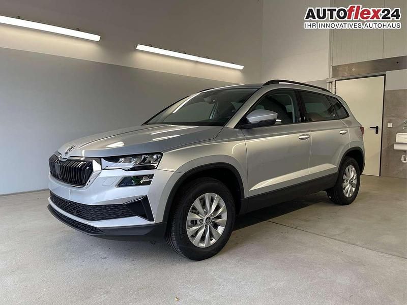 [8e8e] brillantsilber ... Neu 2025 Skoda Karoq Selection SUV | 33.740 € (Guter Preis) - Bild 1/4