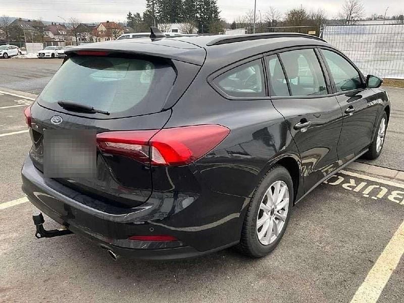 Gebraucht Ford Focus Cool & Connect 120 PS (88 kW) 2022 Agate black (metallic) Kombi