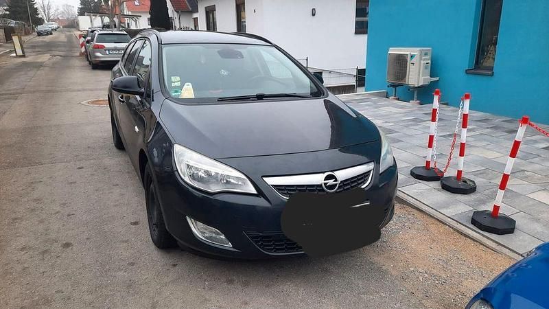 Gebraucht Opel Astra Sport 110 PS (80 kW) 2012 Schwarz Kombi