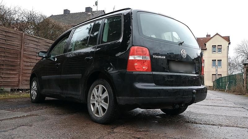 Gebraucht VW Touran 102 PS (75 kW) 2003 Schwarz Van / Kleinbus