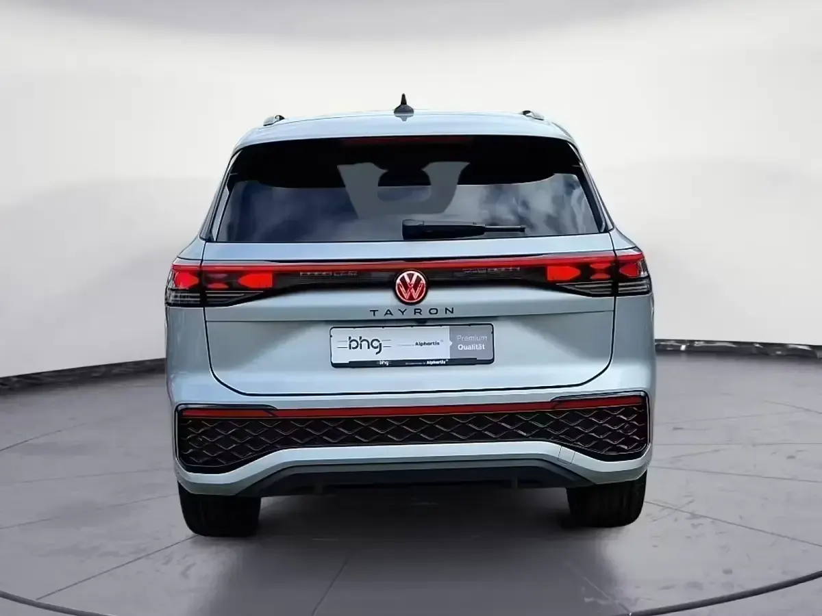 Second-hand VW Tayron R-line 193 CP (141 kW) 2026 Argintiu SUV
