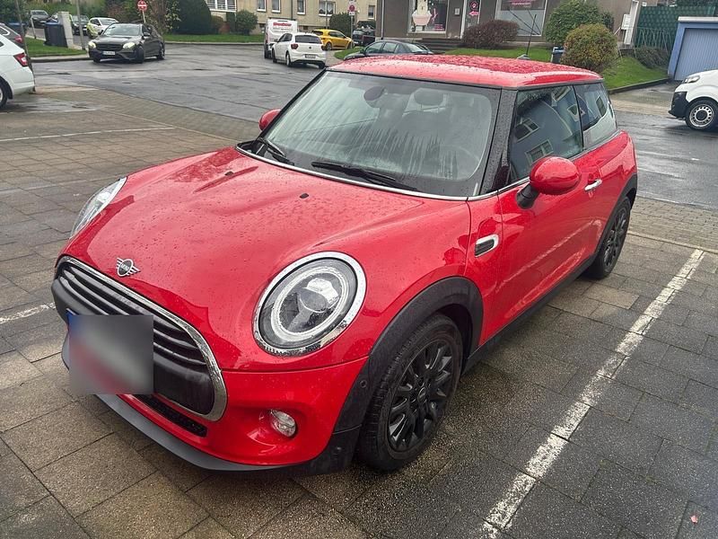 Rot Gebraucht 2019 Mini ONE Kleinwagen | 11.999 € (Superpreis) - Bild 1/4