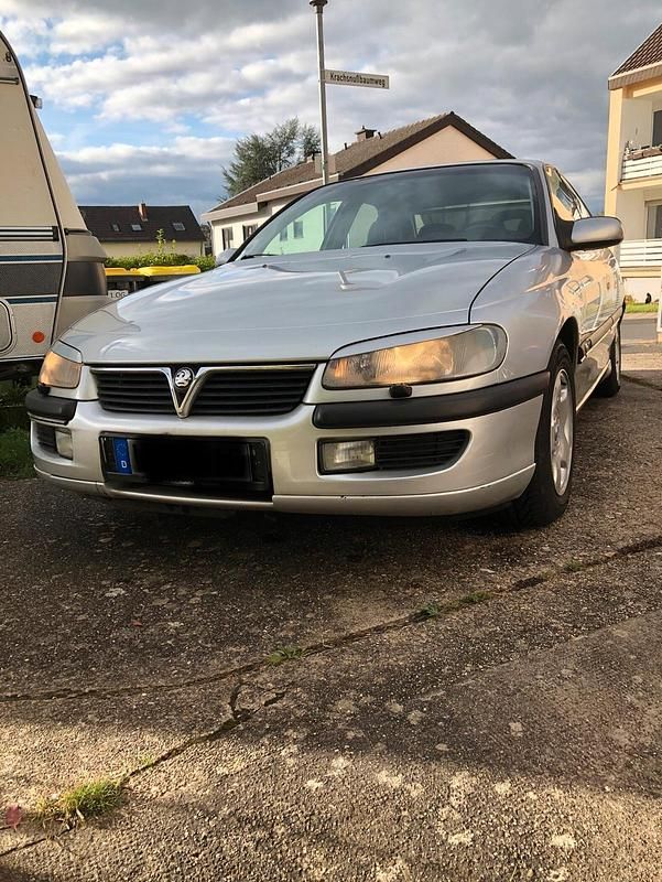 Silber Gebraucht 1997 Opel Omega Limousine | 2.799 € (Fairer Preis) - Bild 1/4