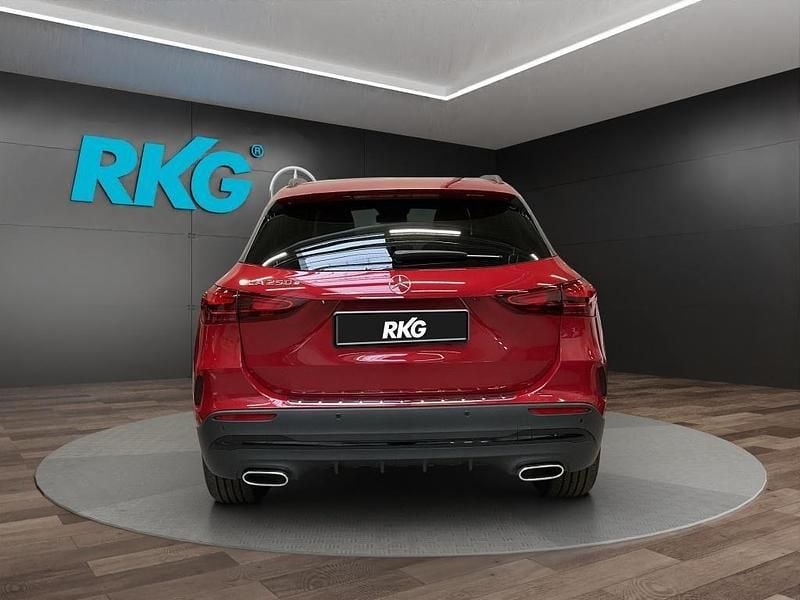 Gebraucht Mercedes GLA250 AMG 218 PS (160 kW) 2025 Rot SUV
