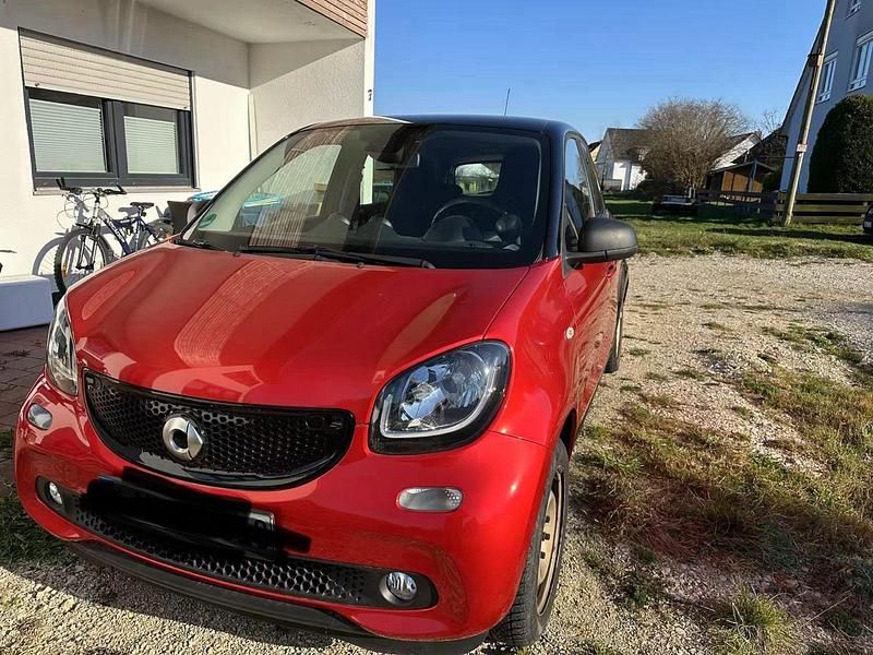 Rot Gebraucht 2016 Smart ForFour Kleinwagen | 8.500 € - Bild 1/4