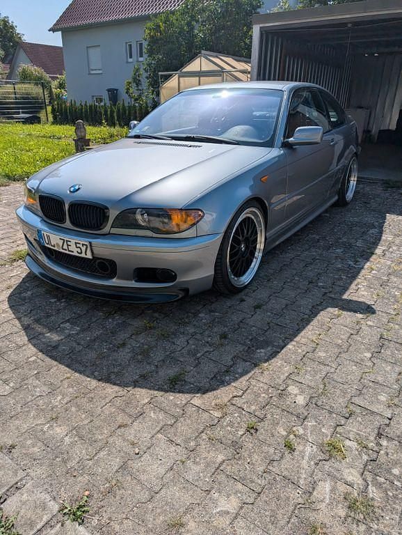 Silber Gebraucht 2004 BMW 325 Performance Coupé | 5.750 € (Superpreis) - Bild 1/4