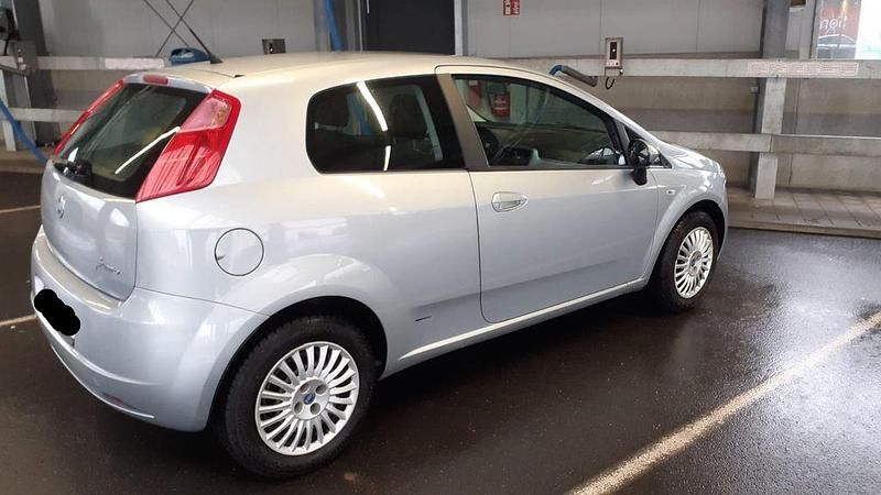 Gebraucht Fiat Grande Punto Active 77 PS (56 kW) 2007 Silber Kleinwagen