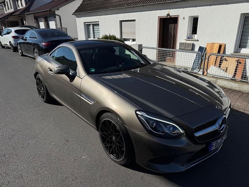 Gebraucht Mercedes SLC200 184 PS (135 kW) 2018 Grau Cabrio