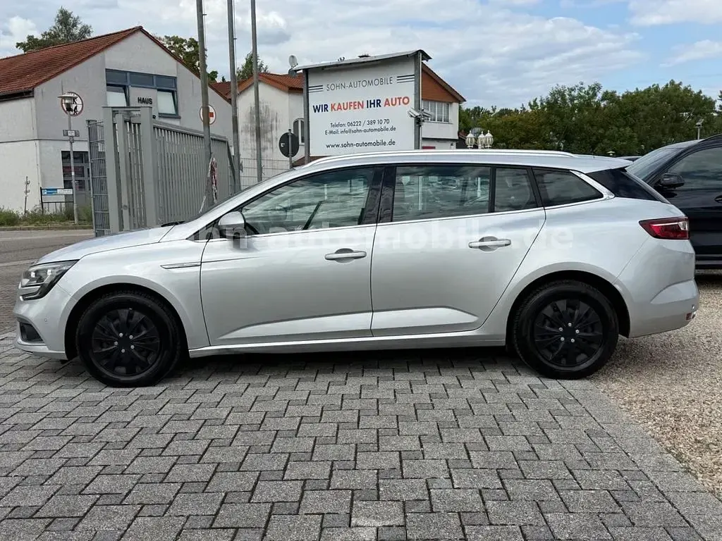 Gebraucht Renault Mégane IV Intens 132 PS (97 kW) 2017 Silber Limousine