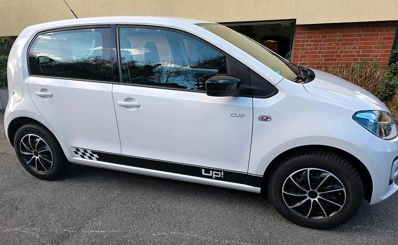 Gebraucht VW up! Cup 60 PS (44 kW) 2014 Weiß Kleinwagen
