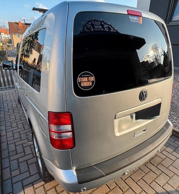 Gebraucht VW Caddy 105 PS (77 kW) 2011 Silber Van / Kleinbus