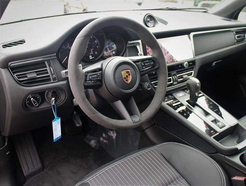 Gebraucht Porsche Macan 265 PS (194 kW) 2022 Schwarz SUV