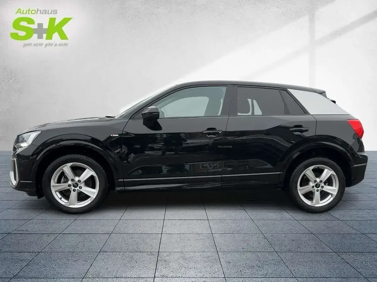 Gebraucht Audi Q2 S-Line 150 PS (110 kW) 2025 Mythosschwarz metallic, mythosschwarz metallic (schwarz) SUV
