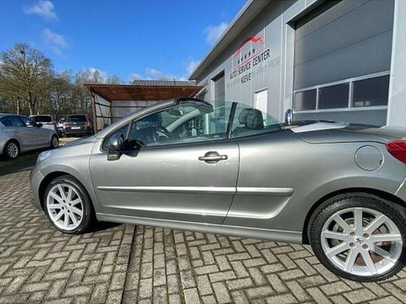 Gebraucht Ford Kuga Titanium 51 PS (37 kW) 2009 Grau SUV