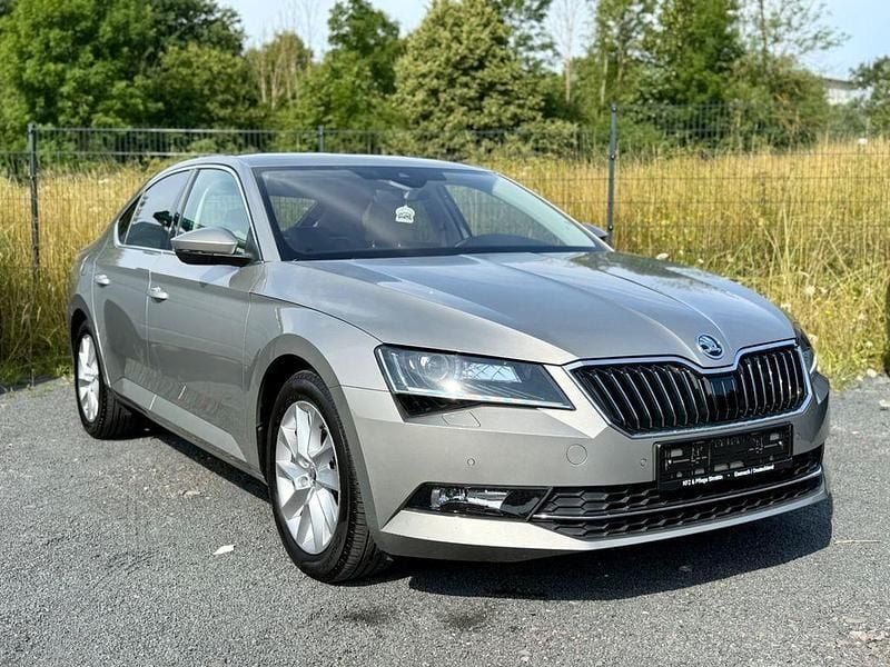 Beige Gebraucht 2017 Skoda Superb Style Limousine | 19.900 € (Fairer Preis) - Bild 1/4