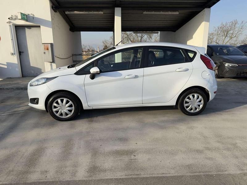 Gebraucht Ford Fiesta 101 PS (74 kW) 2017 Weiß Limousine