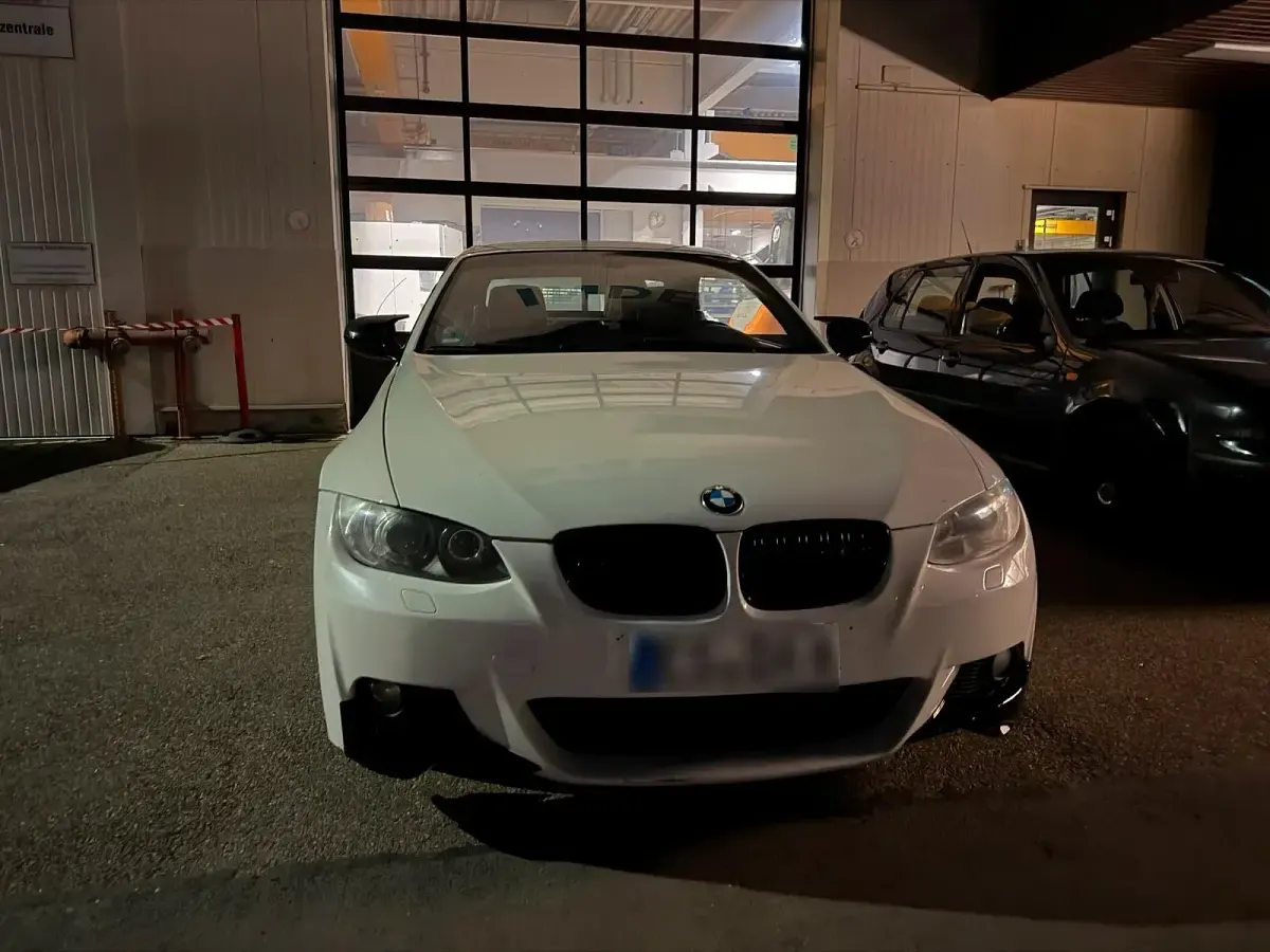 Gebraucht BMW 330 Cabriolet 245 PS (180 kW) 2010 Weiß Cabrio