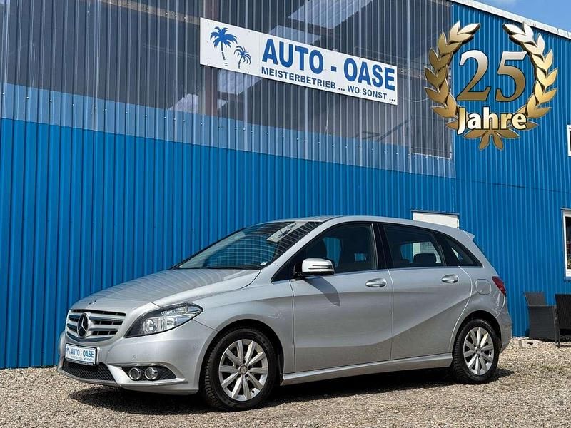 Silber Gebraucht 2012 Mercedes B180 Van / Kleinbus | 11.990 € (Teuer) - Bild 1/3