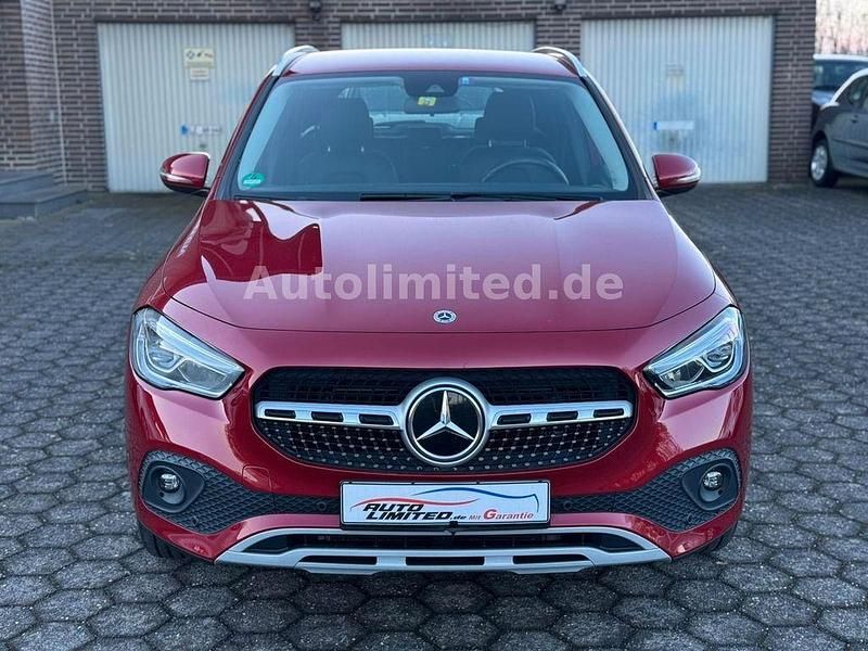 Rot Gebraucht 2020 Mercedes GLA200 SUV | 23.390 € (Guter Preis) - Bild 1/4