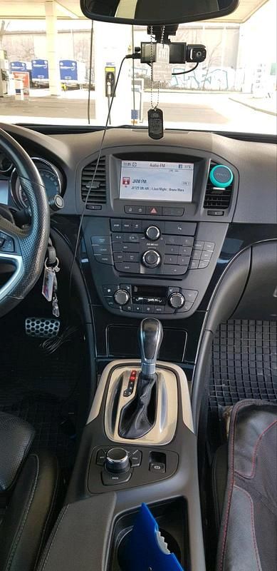 Gebraucht Opel Insignia Edition 2011 Weiß Limousine