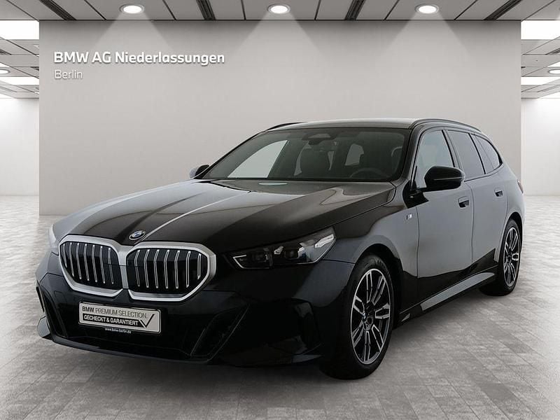 Schwarz Gebraucht 2024 BMW 520 Comfort Edition Kombi | 49.900 € (Superpreis) - Bild 1/4