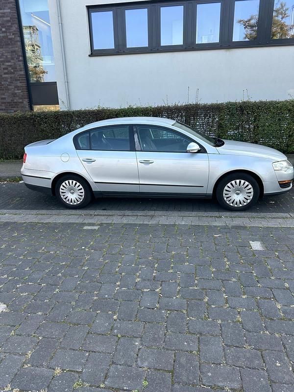 Gebraucht VW Passat 116 PS (85 kW) 2006 Grau Limousine