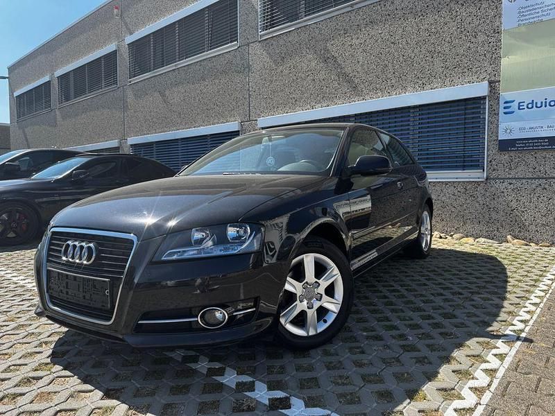 Schwarz Gebraucht 2011 Audi A3 Attraction Limousine | 5.490 € (Fairer Preis) - Bild 1/4