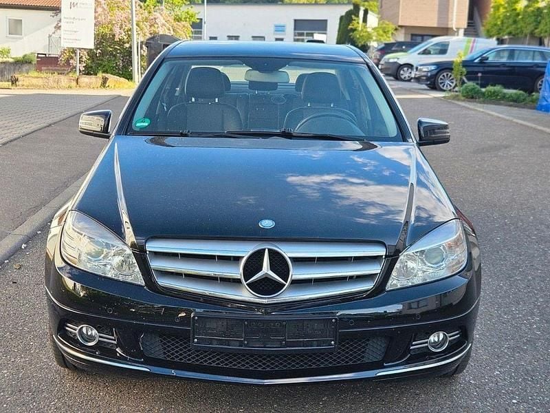 Schwarz Gebraucht 2011 Mercedes C220 Avantgarde Limousine | 6.499 € (Fairer Preis) - Bild 1/4