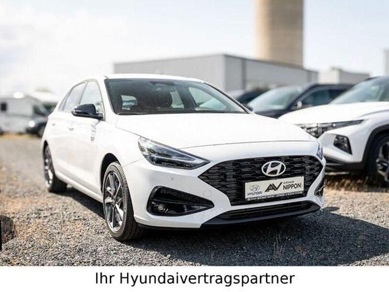 Atlas white Neu 2025 Hyundai i30 Advantage Limousine | 24.785 € (Etwas zu teuer) - Bild 1/4