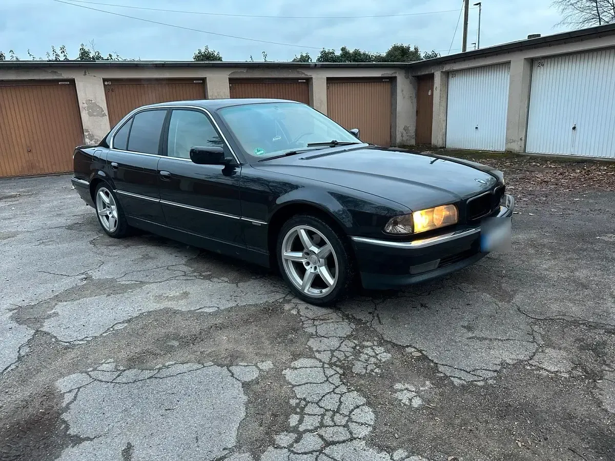Gebraucht BMW 740 292 PS (214 kW) 1995 Schwarz Limousine