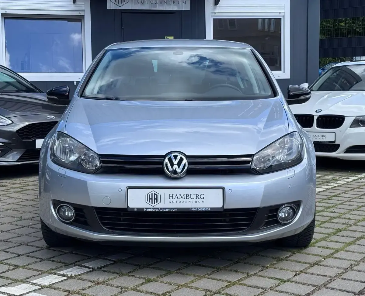 Gebraucht VW Golf VII Match 105 PS (77 kW) 2012 Silber Limousine