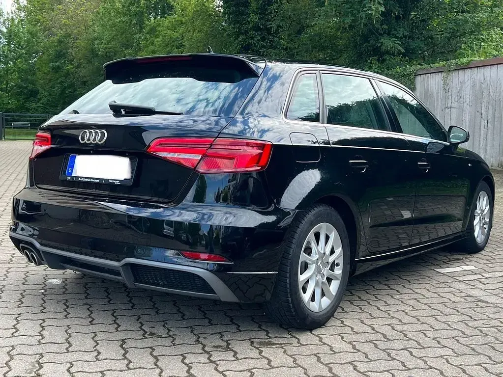 Używany Audi A3 S-Line 150 KM (110 kW) 2017 Czarny Sedan/Limuzyna