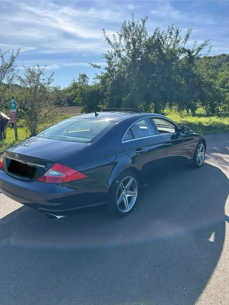 Gebraucht Mercedes CLS300 231 PS (169 kW) 2009 Blau Limousine