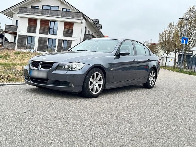 Gebraucht BMW 320 150 PS (110 kW) 2006 Silber Limousine