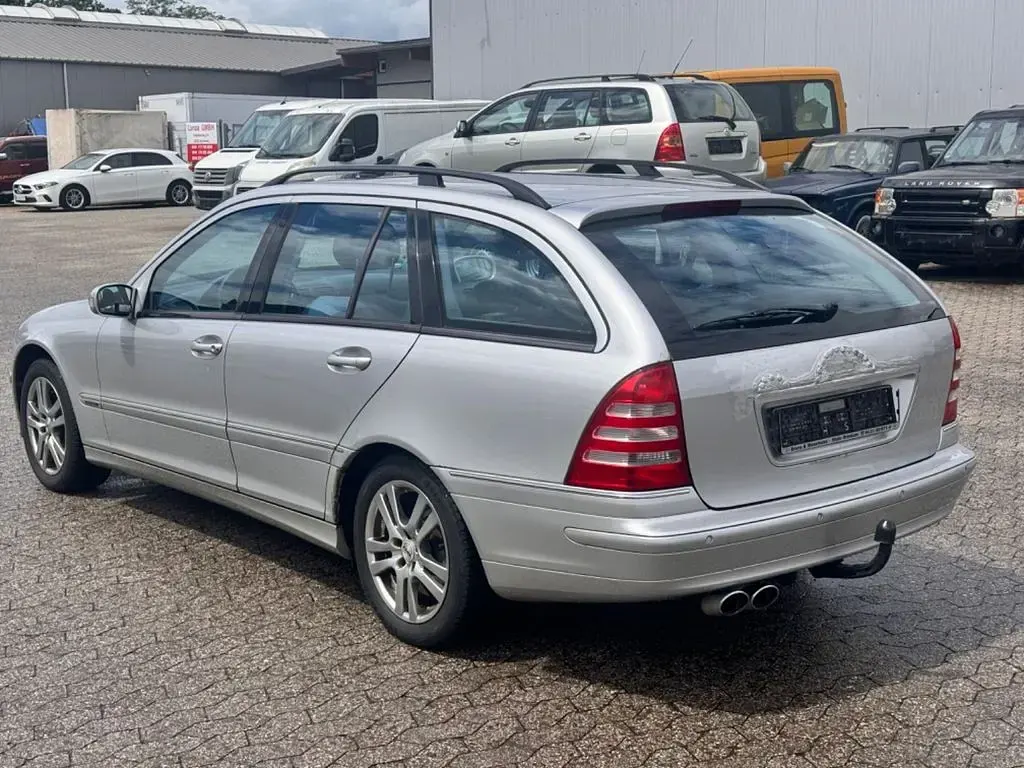 Gebraucht Mercedes C240 Avantgarde 170 PS (125 kW) 2003 Silber Limousine