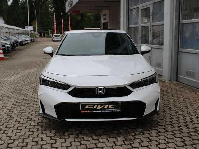 Platinium white pearl Neu 2025 Honda Civic Advance Kleinwagen | 44.300 € - Bild 1/4