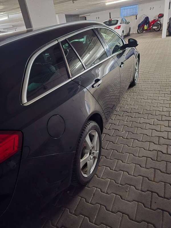 Schwarz Gebraucht 2010 Opel Insignia Kombi | 3.000 € (Superpreis) - Bild 1/4