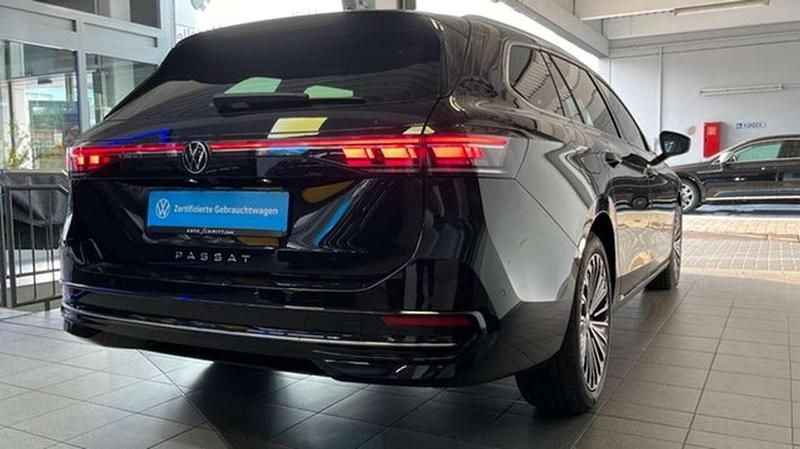 Usata VW Passat Elegance 150 CV (110 kW) 2024 Nero Station wagon
