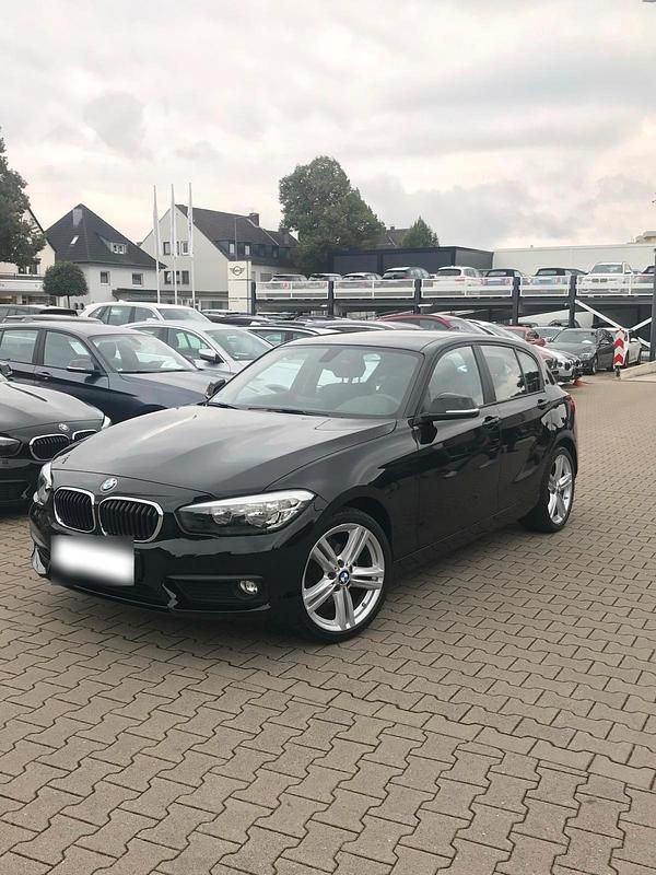 Gebraucht BMW 116 Advantage 109 PS (80 kW) 2017 Schwarz Kleinwagen